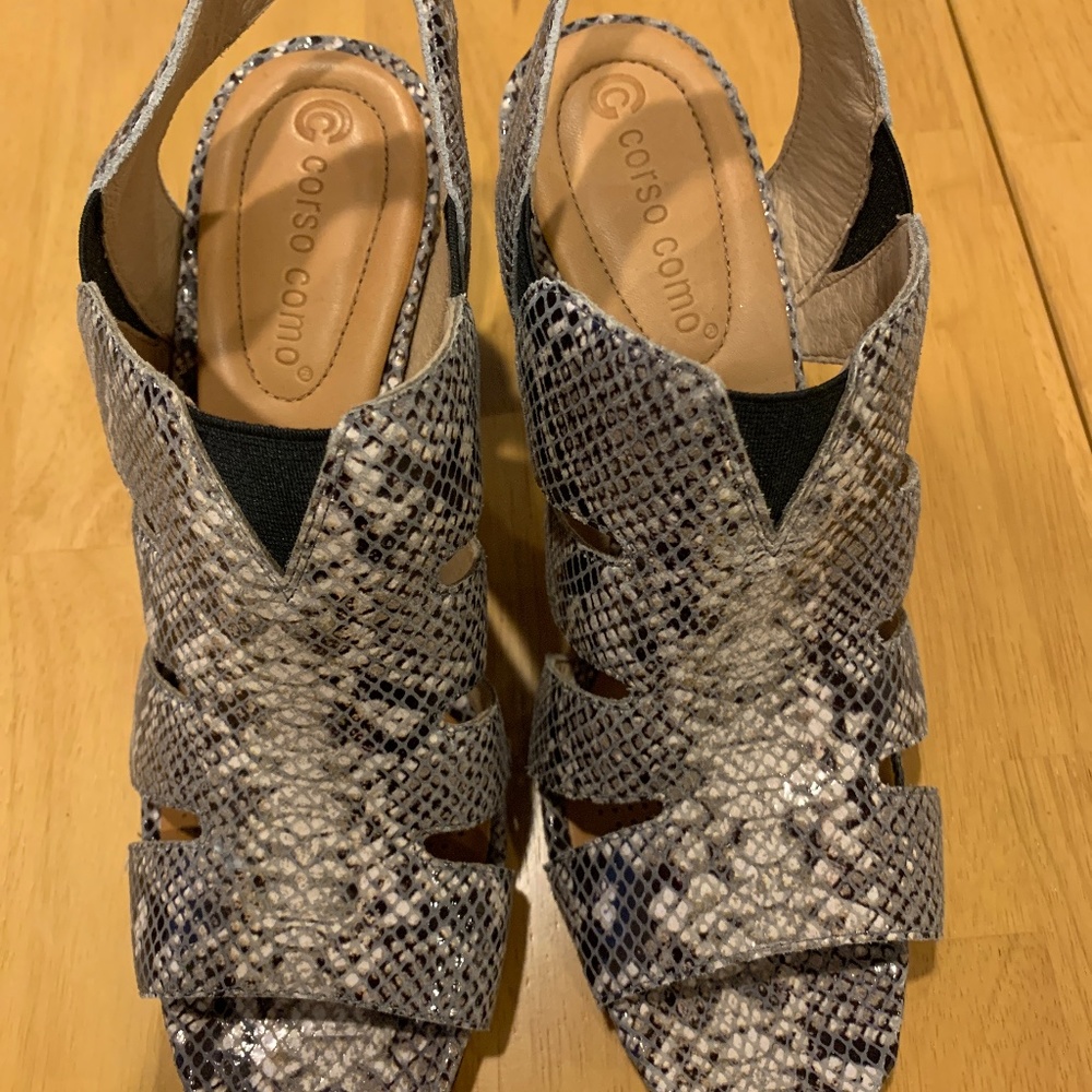 Snakeskin like shoes